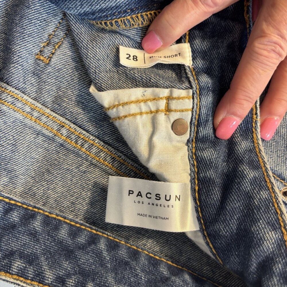 PacSun Womens Mom High-Waisted Denim Shorts Size 28 Light Wash - Picture 8 of 10